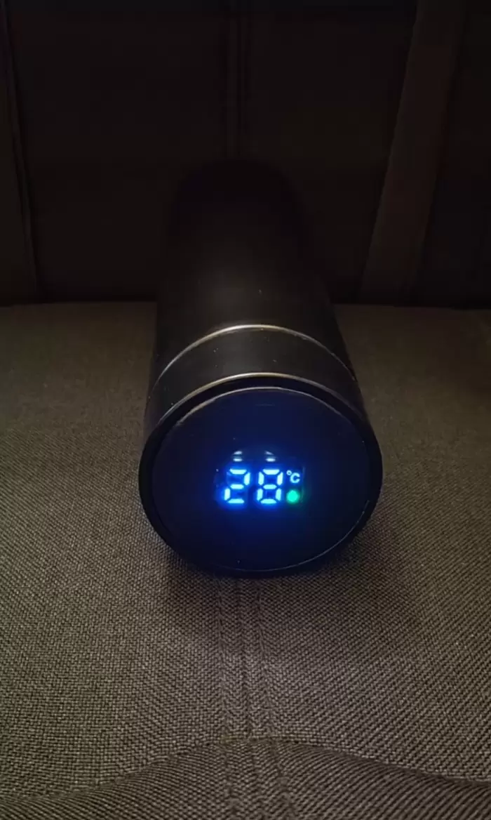 RM10 Thermos Flask with LED Temperature Indicator